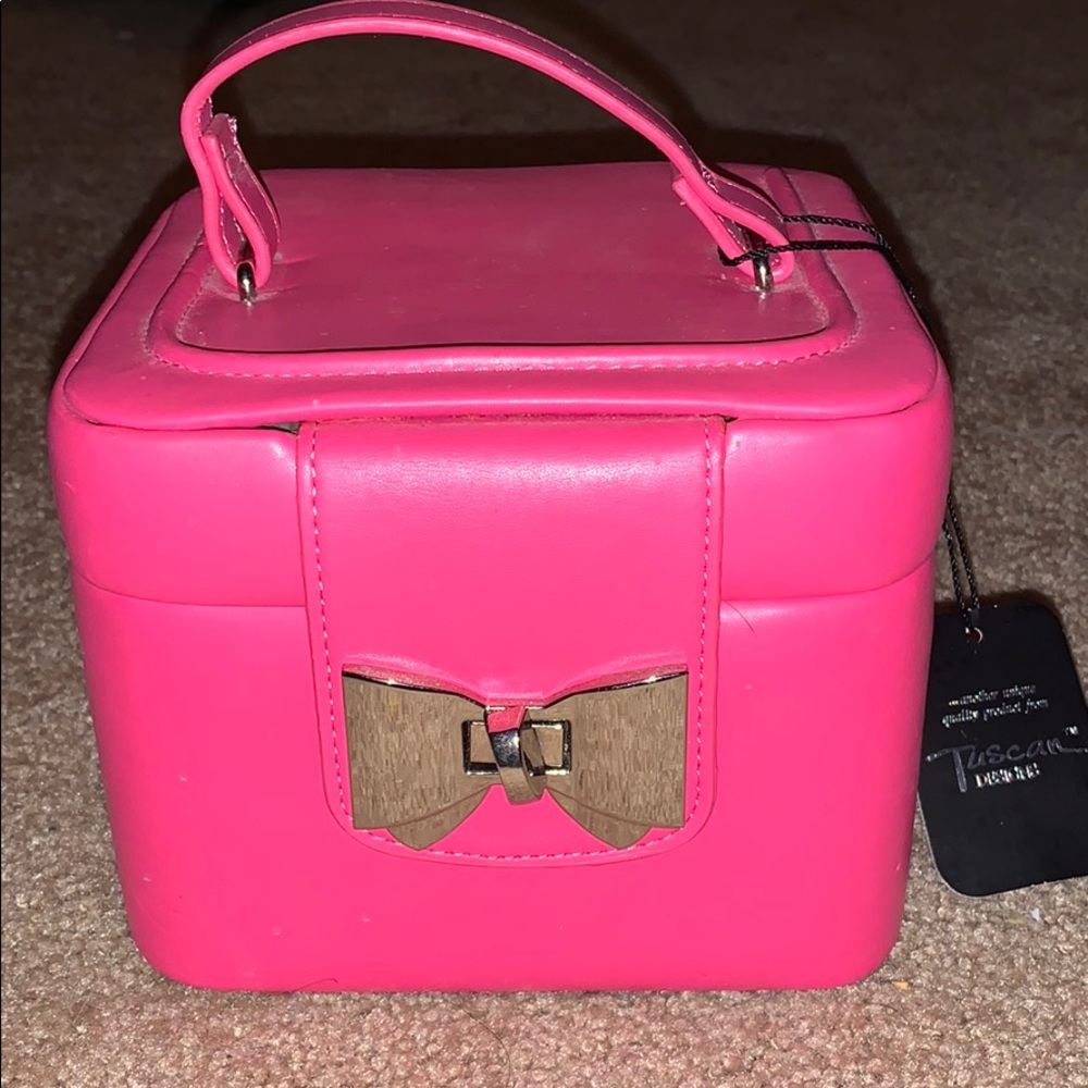 adorable jewelry holder! new with tags!